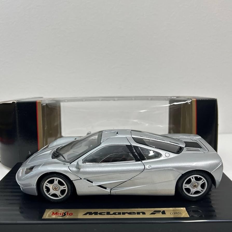 MINICHAMPS 1/18 マクラーレンF1ロードカー 1993 MINICHAMPS 1/18 マクラーレンF1ロードカー 1993 - メルカリ